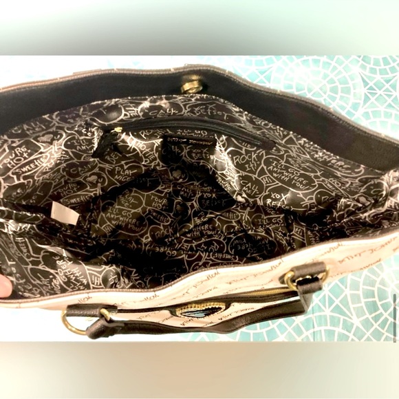 Betsey Johnson black and white tote bag.
Reversible NWOT - Picture 7 of 10